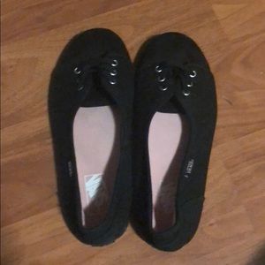 Selling brand new vans size 2.5